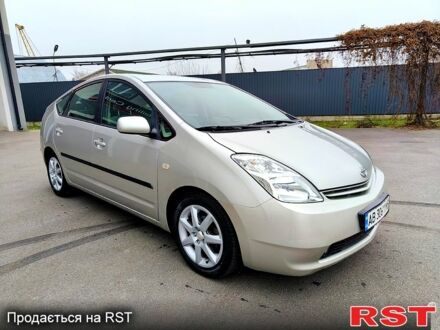 Сірий Тойота Пріус, об'ємом двигуна 1.5 л та пробігом 163 тис. км за 7900 $, фото 1 на Automoto.ua