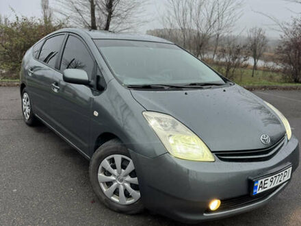 Серый Тойота Приус, объемом двигателя 1.5 л и пробегом 299 тыс. км за 6700 $, фото 1 на Automoto.ua