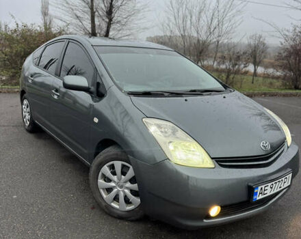 Серый Тойота Приус, объемом двигателя 1.5 л и пробегом 299 тыс. км за 6700 $, фото 1 на Automoto.ua