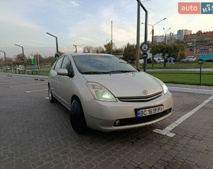 Серый Тойота Приус, объемом двигателя 1.5 л и пробегом 400 тыс. км за 5500 $, фото 1 на Automoto.ua