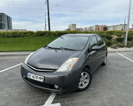 Серый Тойота Приус, объемом двигателя 1.5 л и пробегом 172 тыс. км за 5850 $, фото 1 на Automoto.ua