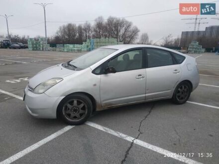 Серый Тойота Приус, объемом двигателя 1.5 л и пробегом 250 тыс. км за 4999 $, фото 1 на Automoto.ua