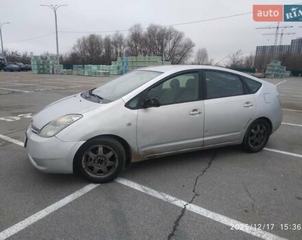 Серый Тойота Приус, объемом двигателя 1.5 л и пробегом 250 тыс. км за 4999 $, фото 1 на Automoto.ua