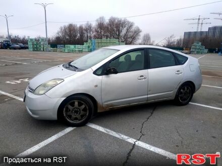 Сірий Тойота Пріус, об'ємом двигуна 1.5 л та пробігом 250 тис. км за 4999 $, фото 1 на Automoto.ua