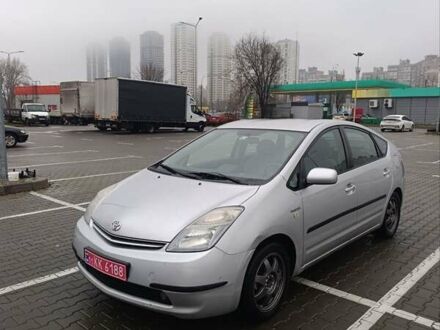 Сірий Тойота Пріус, об'ємом двигуна 1.5 л та пробігом 274 тис. км за 5999 $, фото 1 на Automoto.ua