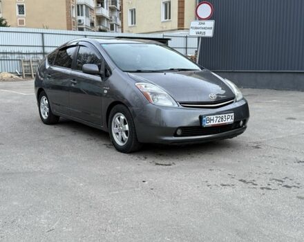 Серый Тойота Приус, объемом двигателя 1.5 л и пробегом 300 тыс. км за 7000 $, фото 1 на Automoto.ua