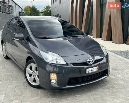 Серый Тойота Приус, объемом двигателя 1.8 л и пробегом 239 тыс. км за 10999 $, фото 1 на Automoto.ua