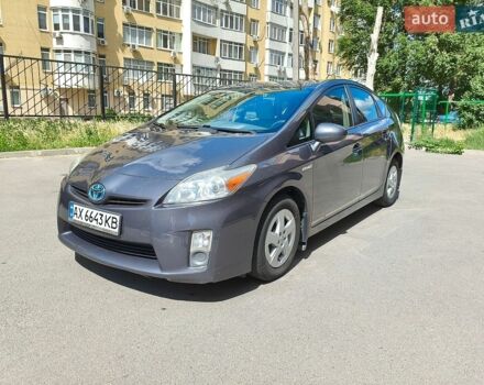 Серый Тойота Приус, объемом двигателя 1.8 л и пробегом 250 тыс. км за 9300 $, фото 1 на Automoto.ua