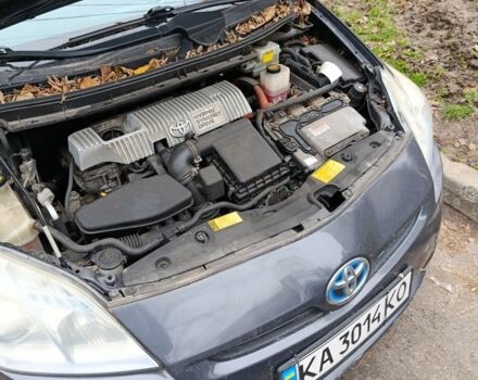 Серый Тойота Приус, объемом двигателя 1.8 л и пробегом 220 тыс. км за 4200 $, фото 1 на Automoto.ua