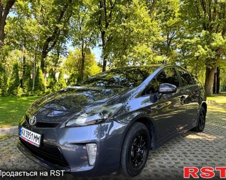 Серый Тойота Приус, объемом двигателя 1.8 л и пробегом 200 тыс. км за 12499 $, фото 1 на Automoto.ua