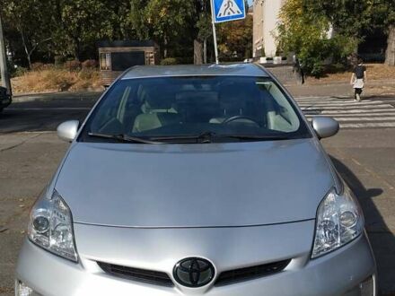 Тойота Приус 2013 в Киеве на Automoto.ua Серый Тойота Приус, объемом двигателя 1.8 л и пробегом 280 тыс. км за 12200 $, фото 1 на Automoto.ua