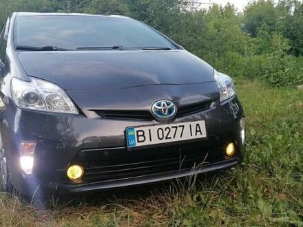 Тойота Приус 2013 в Полтаве на Automoto.ua Серый Тойота Приус, объемом двигателя 1.8 л и пробегом 214 тыс. км за 12400 $, фото 1 на Automoto.ua