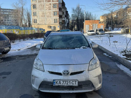 Тойота Приус 2013 в Киеве на Automoto.ua Серый Тойота Приус, объемом двигателя 1.8 л и пробегом 250 тыс. км за 7800 $, фото 1 на Automoto.ua