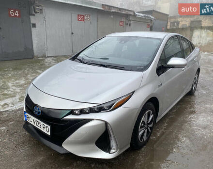 Серый Тойота Приус, объемом двигателя 1.8 л и пробегом 206 тыс. км за 17500 $, фото 1 на Automoto.ua