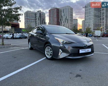 Серый Тойота Приус, объемом двигателя 1.8 л и пробегом 102 тыс. км за 16000 $, фото 1 на Automoto.ua