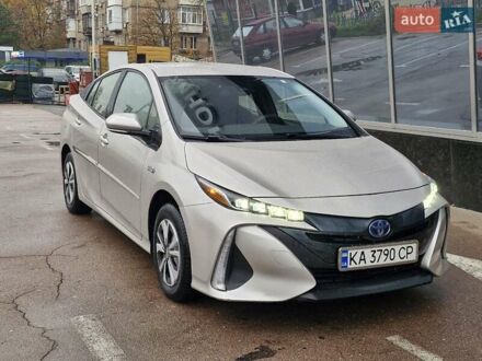 Тойота Приус 2017 в Киеве на Automoto.ua Серый Тойота Приус, объемом двигателя 1.8 л и пробегом 103 тыс. км за 17800 $, фото 1 на Automoto.ua