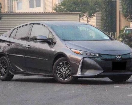 Серый Тойота Приус, объемом двигателя 1.8 л и пробегом 89 тыс. км за 10000 $, фото 1 на Automoto.ua