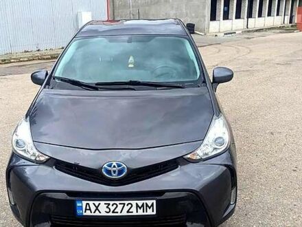 Тойота Приус 2017 в Харькове на Automoto.ua Серый Тойота Приус, объемом двигателя 1.8 л и пробегом 120 тыс. км за 15500 $, фото 1 на Automoto.ua