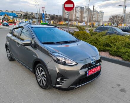Серый Тойота Приус, объемом двигателя 1.5 л и пробегом 49 тыс. км за 14800 $, фото 1 на Automoto.ua