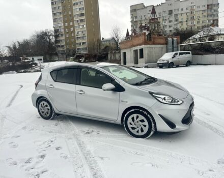 Серый Тойота Приус, объемом двигателя 1.5 л и пробегом 110 тыс. км за 13200 $, фото 1 на Automoto.ua