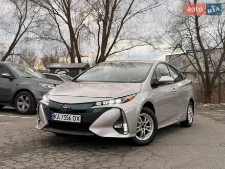 Тойота Приус 2019 в Киеве на Automoto.ua Серый Тойота Приус, объемом двигателя 1.8 л и пробегом 127 тыс. км за 19900 $, фото 1 на Automoto.ua