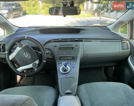Синий Тойота Приус, объемом двигателя 1.8 л и пробегом 330 тыс. км за 9900 $, фото 12 на Automoto.ua