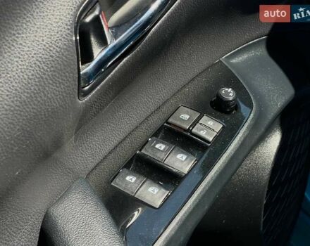 Синій Тойота Пріус, об'ємом двигуна 1.8 л та пробігом 74 тис. км за 21900 $, фото 6 на Automoto.ua