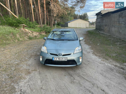 Тойота Приус 2013 в Харькове на Automoto.ua Синий Тойота Приус, объемом двигателя 1.8 л и пробегом 300 тыс. км за 9500 $, фото 1 на Automoto.ua