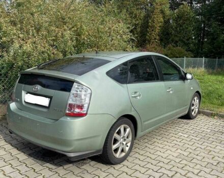 Зеленый Тойота Приус, объемом двигателя 1.5 л и пробегом 400 тыс. км за 6000 $, фото 2 на Automoto.ua