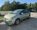 Зеленый Тойота Приус, объемом двигателя 1.5 л и пробегом 300 тыс. км за 3700 $, фото 1 на Automoto.ua