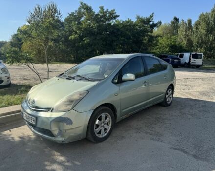 Зеленый Тойота Приус, объемом двигателя 1.5 л и пробегом 300 тыс. км за 3700 $, фото 1 на Automoto.ua