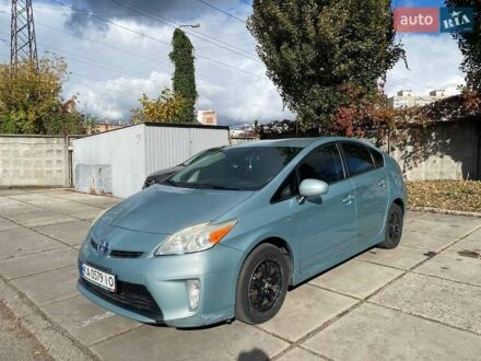 Тойота Приус 2012 в Киеве на Automoto.ua Зеленый Тойота Приус, объемом двигателя 1.8 л и пробегом 300 тыс. км за 10000 $, фото 1 на Automoto.ua