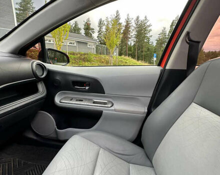 Оранжевый Тойота Приус, объемом двигателя 1.5 л и пробегом 260 тыс. км за 8000 $, фото 4 на Automoto.ua