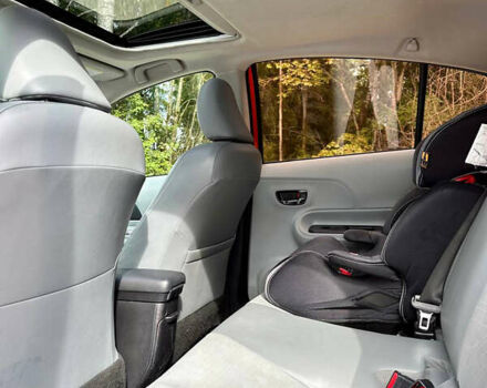 Оранжевый Тойота Приус, объемом двигателя 1.5 л и пробегом 260 тыс. км за 8000 $, фото 6 на Automoto.ua