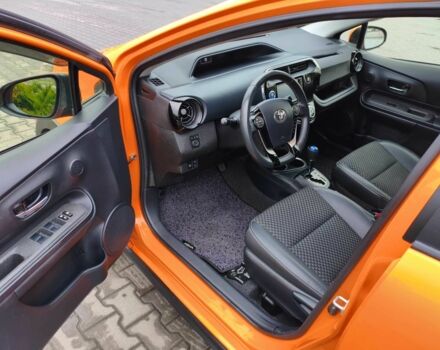 Оранжевый Тойота Приус, объемом двигателя 1.5 л и пробегом 97 тыс. км за 13400 $, фото 7 на Automoto.ua