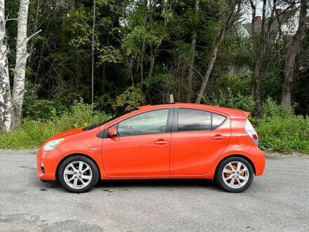 Тойота Пріус 2013 у Львові на Automoto.ua Помаранчевий Тойота Пріус, об'ємом двигуна 1.5 л та пробігом 260 тис. км за 8000 $, фото 1 на Automoto.ua