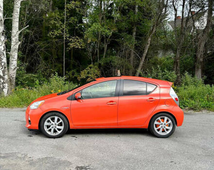 Тойота Приус 2013 в Львове на Automoto.ua Оранжевый Тойота Приус, объемом двигателя 1.5 л и пробегом 260 тыс. км за 8000 $, фото 1 на Automoto.ua