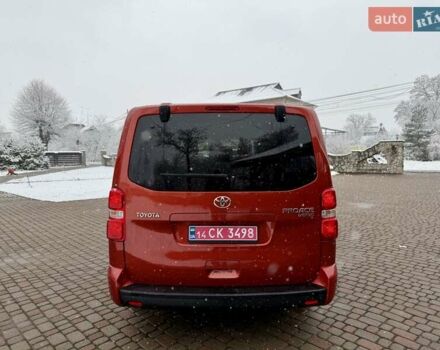 Красный Тойота Proace Verso, объемом двигателя 2 л и пробегом 77 тыс. км за 35800 $, фото 5 на Automoto.ua