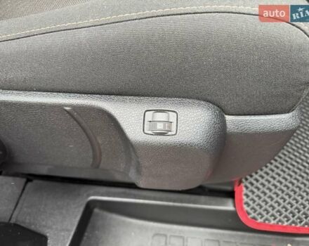 Красный Тойота Proace Verso, объемом двигателя 2 л и пробегом 77 тыс. км за 35800 $, фото 18 на Automoto.ua