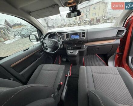Красный Тойота Proace Verso, объемом двигателя 2 л и пробегом 77 тыс. км за 35800 $, фото 12 на Automoto.ua