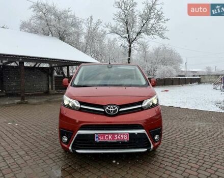 Красный Тойота Proace Verso, объемом двигателя 2 л и пробегом 77 тыс. км за 35800 $, фото 9 на Automoto.ua