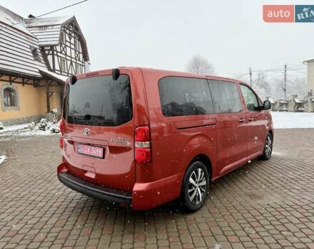 Красный Тойота Proace Verso, объемом двигателя 2 л и пробегом 77 тыс. км за 35800 $, фото 7 на Automoto.ua