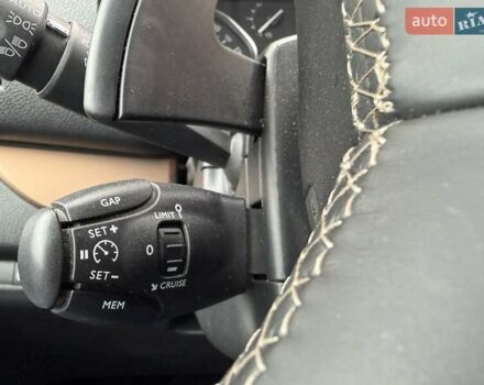 Красный Тойота Proace Verso, объемом двигателя 2 л и пробегом 77 тыс. км за 35800 $, фото 30 на Automoto.ua