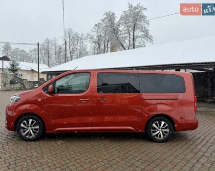 Красный Тойота Proace Verso, объемом двигателя 2 л и пробегом 77 тыс. км за 35800 $, фото 3 на Automoto.ua