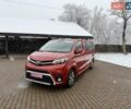 Красный Тойота Proace Verso, объемом двигателя 2 л и пробегом 77 тыс. км за 35800 $, фото 1 на Automoto.ua
