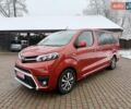 Красный Тойота Proace Verso, объемом двигателя 2 л и пробегом 77 тыс. км за 35800 $, фото 1 на Automoto.ua
