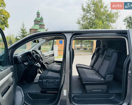 Серый Тойота Proace Verso, объемом двигателя 2 л и пробегом 47 тыс. км за 39500 $, фото 15 на Automoto.ua