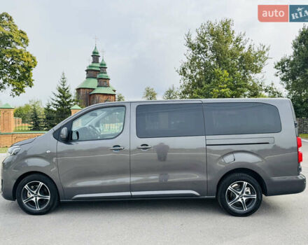 Серый Тойота Proace Verso, объемом двигателя 2 л и пробегом 47 тыс. км за 39500 $, фото 1 на Automoto.ua