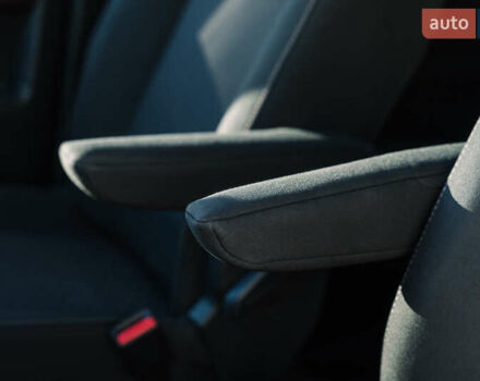 Серый Тойота Proace Verso, объемом двигателя 2 л и пробегом 229 тыс. км за 35000 $, фото 37 на Automoto.ua