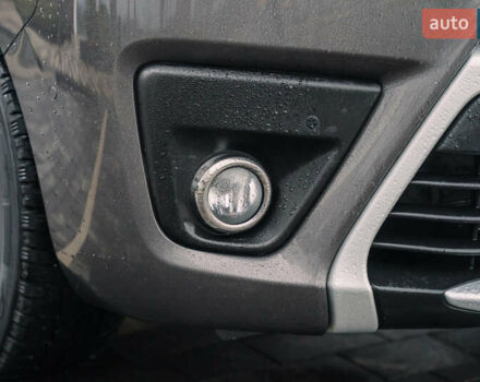 Сірий Тойота Proace Verso, об'ємом двигуна 2 л та пробігом 234 тис. км за 35000 $, фото 11 на Automoto.ua